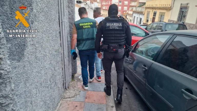 Cae un grupo que introducía hachís en Algeciras desde Ceuta utilizando vehículos con menores en su interior Cae un grupo que introducía hachís en Algeciras desde Ceuta utilizando vehículos con menores en su interior