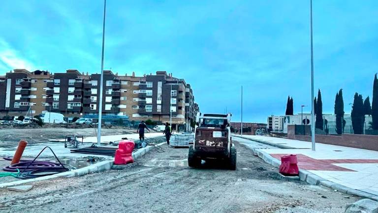 Las calles Canarias y Castilla y León estrenan acerado y alumbrado para mejorar la movilidad del barrio Las calles Canarias y Castilla y León estrenan acerado y alumbrado para mejorar la movilidad del barrio