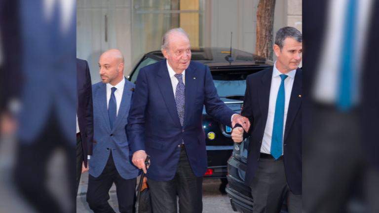 El Rey Juan Carlos regresa a España para asistir a la boda de Martínez-Almeida El Rey Juan Carlos regresa a España para asistir a la boda de Martínez-Almeida