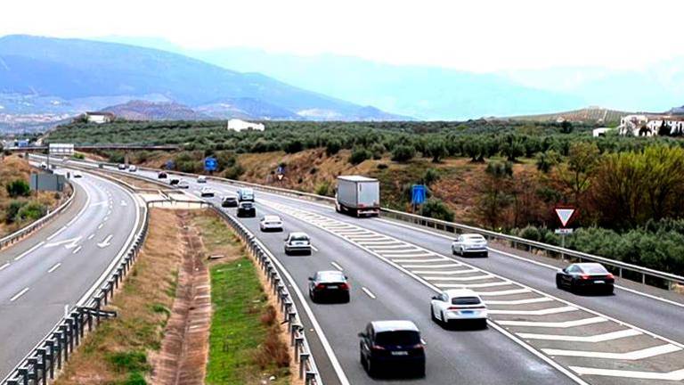 Salida fluida de Jaén hacia la costa tras activarse la Operación Semana Santa 2023 Salida fluida de Jaén hacia la costa tras activarse la Operación Semana Santa 2023