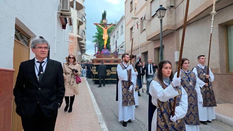 Qué belleza de encuentro el del Cristo de las Lluvias y la Amargura en Mengíbar Qué belleza de encuentro el del Cristo de las Lluvias y la Amargura en Mengíbar