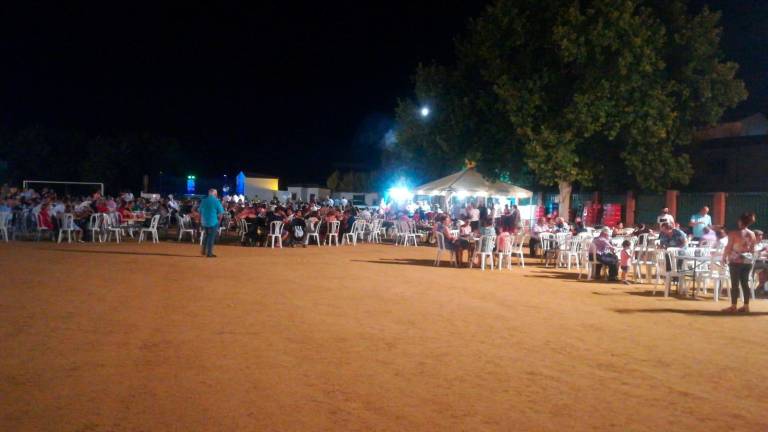 El pueblo se echa a la calle El pueblo se echa a la calle