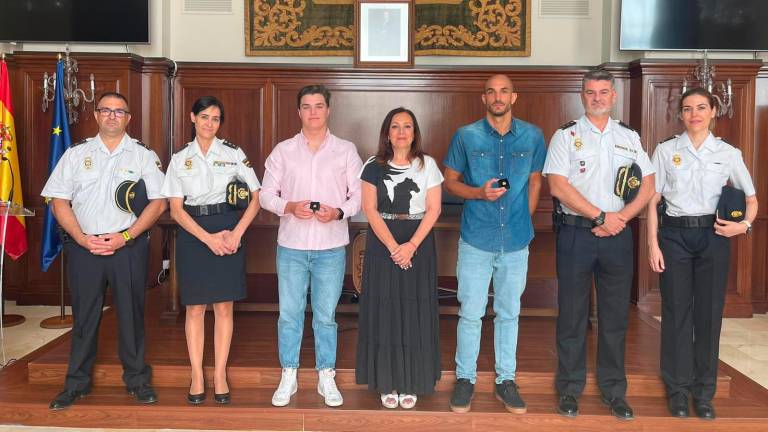 Los dos jóvenes que auxiliaron a la mujer agredida sexualmente, propuestos para una medalla Los dos jóvenes que auxiliaron a la mujer agredida sexualmente, propuestos para una medalla