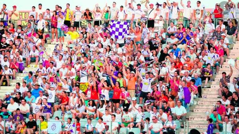Abonos del Real Jaén del Centenario de 45 a 155 euros Abonos del Real Jaén del Centenario de 45 a 155 euros