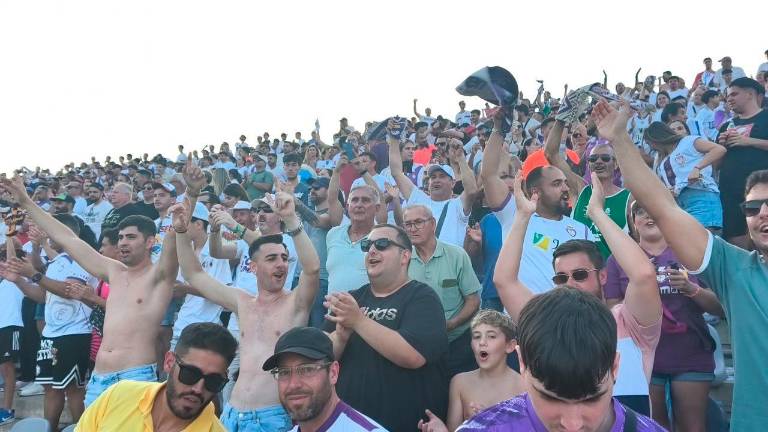El Real Jaén consigue un histórico ascenso después de doce años (2-1) El Real Jaén consigue un histórico ascenso después de doce años (2-1)
