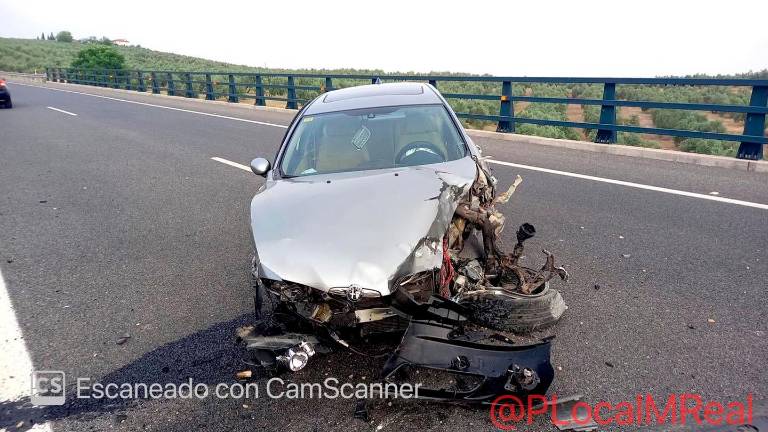 Aparatoso accidente en la A-316 cerca de la salida hacia Mancha Real Aparatoso accidente en la A-316 cerca de la salida hacia Mancha Real