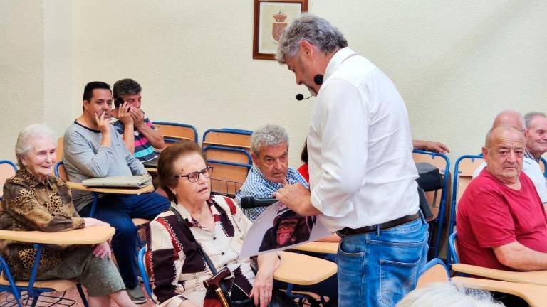 El Centro Pedro de Escavias muy vivo cantando ‘Algo se muere en el alma’ El Centro Pedro de Escavias muy vivo cantando ‘Algo se muere en el alma’