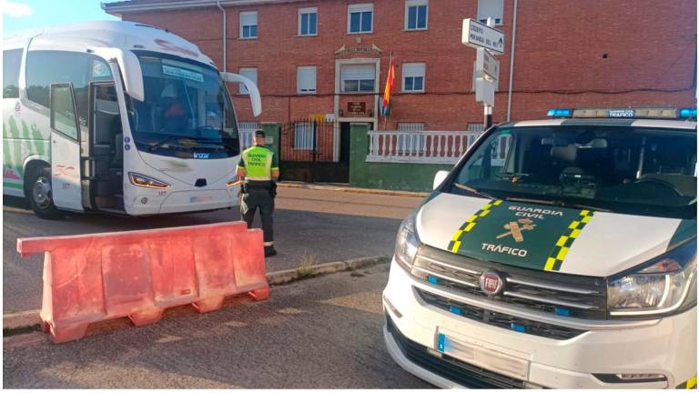 Peña, el héroe de la A-4: “El autobús invadía completamente el arcén y rozaba la valla protectora”