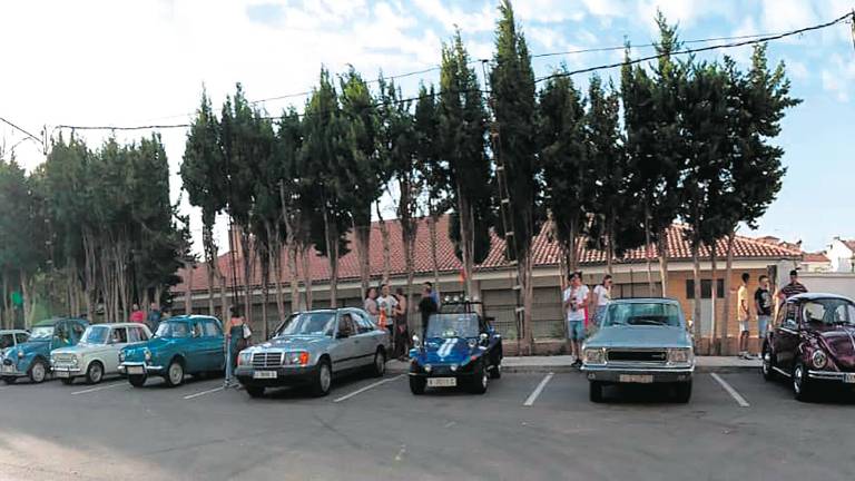 Primera edición de la ruta nocturna de coches clásicos en Martos Primera edición de la ruta nocturna de coches clásicos en Martos