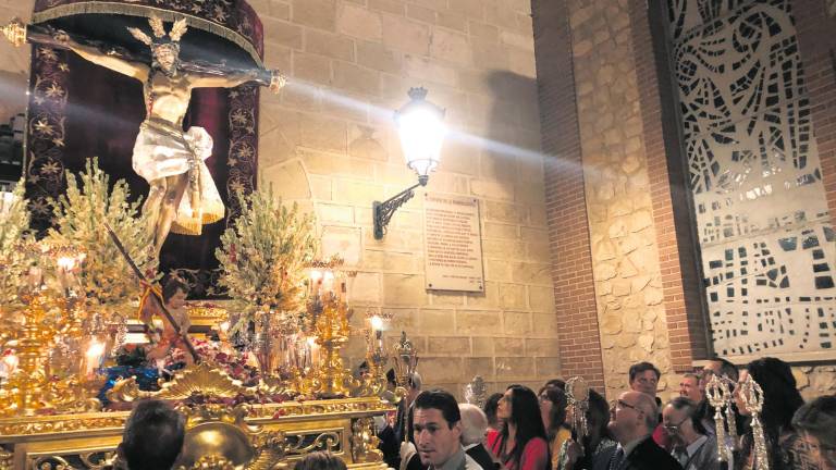 Pan de oro para el Cristo de la Misericordia en Jódar Pan de oro para el Cristo de la Misericordia en Jódar