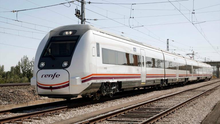 Muere una persona atropellada por un tren a la altura de Utrera Muere una persona atropellada por un tren a la altura de Utrera