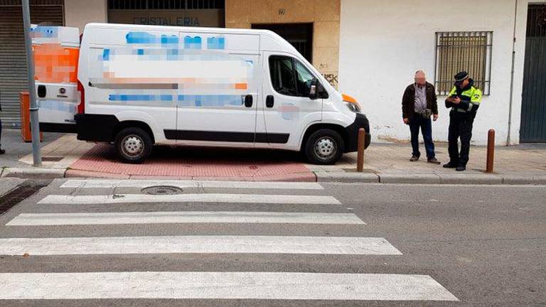 Multa por estacionar en un paso de peatones Multa por estacionar en un paso de peatones