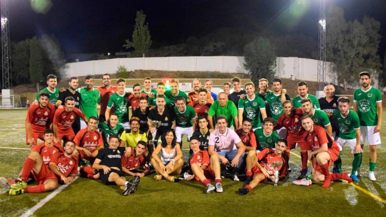 Los Villares gana el Trofeo Alcaldesa de Valdepeñas Los Villares gana el Trofeo Alcaldesa de Valdepeñas
