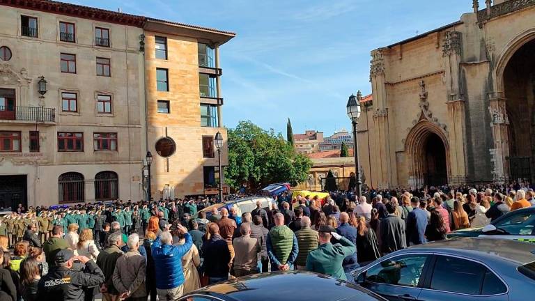 Funeral en Oviedo por el guardia de Bailén víctima de un atropello mortal Funeral en Oviedo por el guardia de Bailén víctima de un atropello mortal