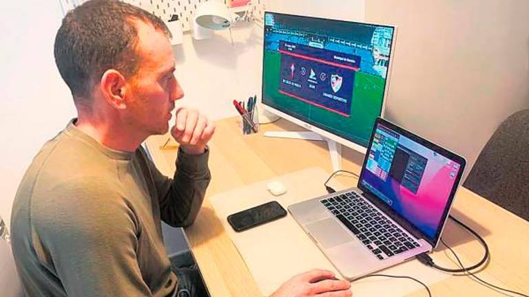 Alberto González, pionero del teletrabajo en el fútbol, deja de entrenar al Linares Alberto González, pionero del teletrabajo en el fútbol, deja de entrenar al Linares