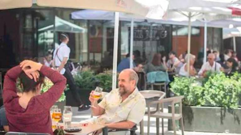 El Ayuntamiento pospone hasta después del verano el cobro de la tasa de terrazas El Ayuntamiento pospone hasta después del verano el cobro de la tasa de terrazas
