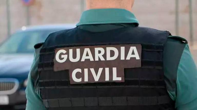 Tres guardias civiles heridos leves en Barbate tras una reyerta en el cuartel Tres guardias civiles heridos leves en Barbate tras una reyerta en el cuartel