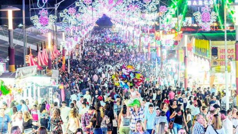 Casi 300 personas se someten a pruebas voluntarias de alcoholemia en la feria Casi 300 personas se someten a pruebas voluntarias de alcoholemia en la feria