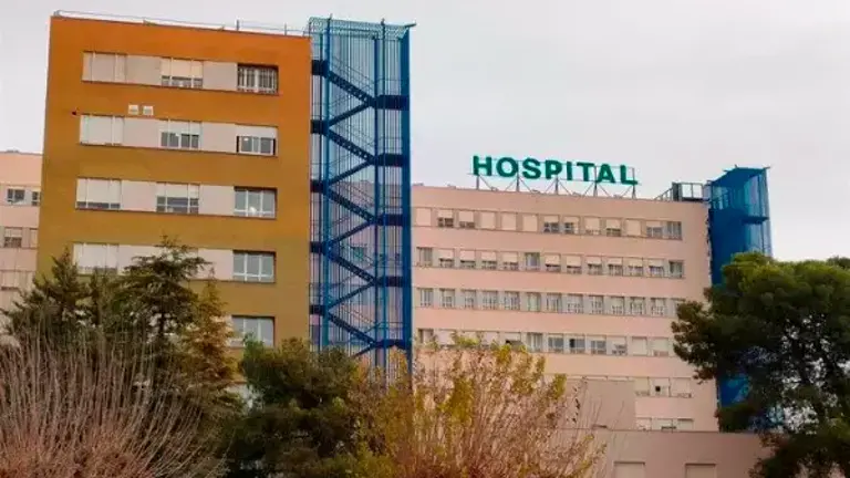 3 heridos en un incendio originado en una vivienda en el barrio de Las Infantas de Jaén 3 heridos en un incendio originado en una vivienda en el barrio de Las Infantas de Jaén