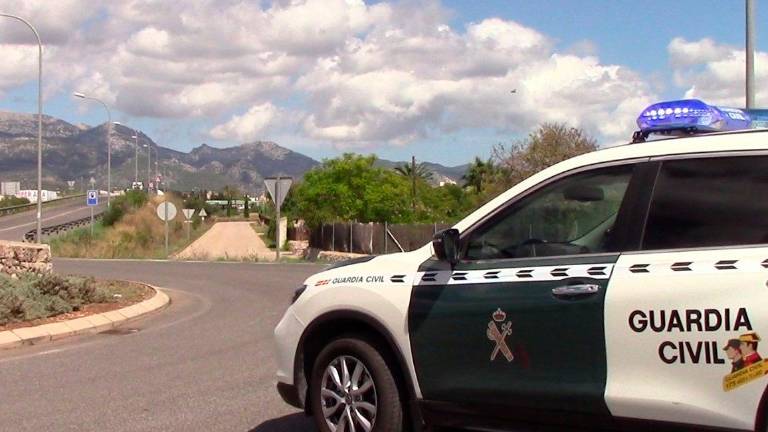 Un muerto y un herido al ser tiroteados junto a una gasolinera en Berja (Almería) Un muerto y un herido al ser tiroteados junto a una gasolinera en Berja (Almería)