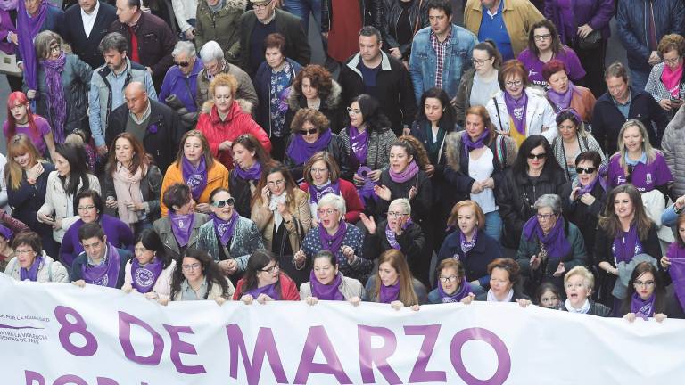 Mujeres, siempre a la sombra Mujeres, siempre a la sombra