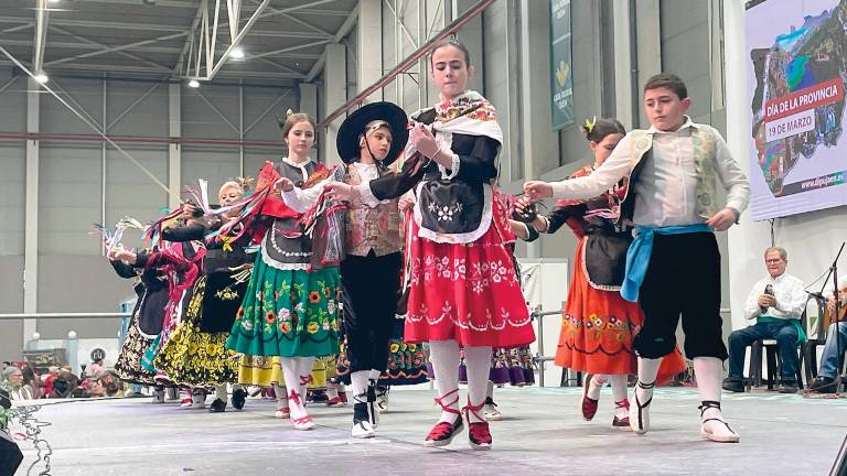 Burunchel muestra su esencia y folklore con Aires de la Sierra Burunchel muestra su esencia y folklore con Aires de la Sierra