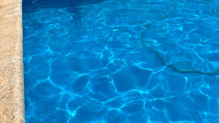 Muere una niña de cuatro años ahogada en la piscina de una casa en Córdoba Muere una niña de cuatro años ahogada en la piscina de una casa en Córdoba