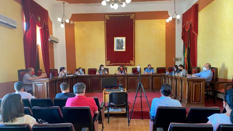 El Ayuntamiento de La Carolina aprueba una ayuda de 300.000 euros para autónomos y micropymes El Ayuntamiento de La Carolina aprueba una ayuda de 300.000 euros para autónomos y micropymes