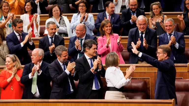 Feijóo ofrece su alternativa a Sánchez y apela a Junts y PNV: “Soy un presidente de fiar” Feijóo ofrece su alternativa a Sánchez y apela a Junts y PNV: “Soy un presidente de fiar”