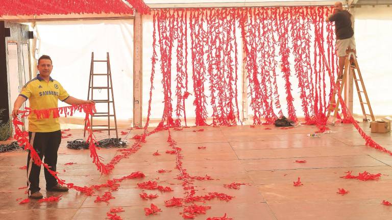 Feriantes y caseteros rezan para que no llueva durante las fiestas Feriantes y caseteros rezan para que no llueva durante las fiestas