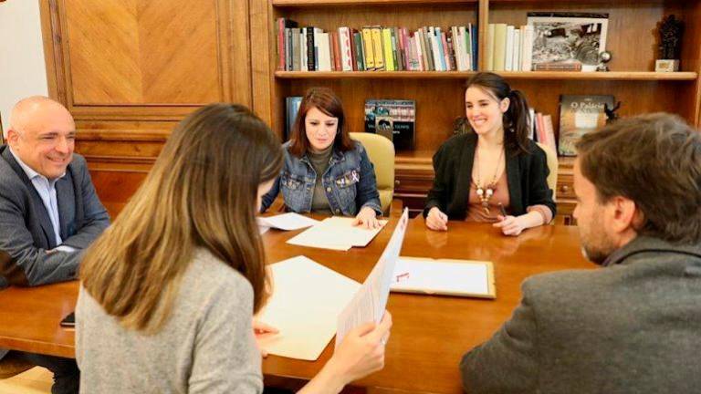 PSOE y Podemos crean una mesa para unificar criterios PSOE y Podemos crean una mesa para unificar criterios