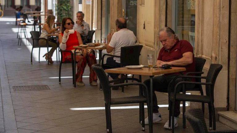 Andalucía permite ampliar hasta las 3:00 horas el cierre de establecimientos Andalucía permite ampliar hasta las 3:00 horas el cierre de establecimientos