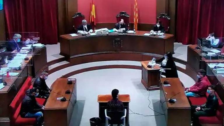 Condenas de hasta 31 años de prisión para la 'manada de Sabadell' Condenas de hasta 31 años de prisión para la 'manada de Sabadell'