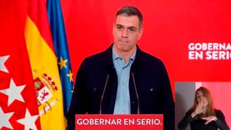 Sánchez acusa a la Comunidad de Madrid de enredar y sembrar dudas sobre la vacunación