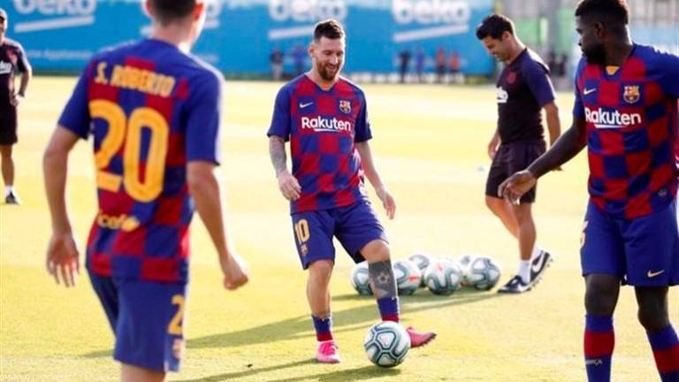 Leo Messi se entrena con el grupo y puede reaparecer ante el Real Betis Leo Messi se entrena con el grupo y puede reaparecer ante el Real Betis