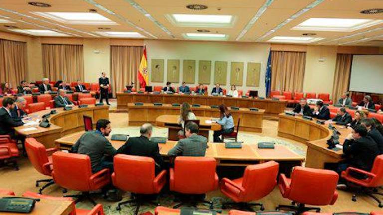 El PSOE reparte comisiones sin contar con Vox y Cs