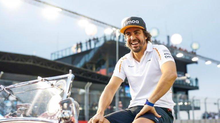 Fernando Alonso vuelve a la Fórmula 1 con Renault Fernando Alonso vuelve a la Fórmula 1 con Renault