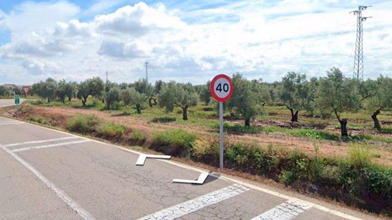 Muere un conductor tras salirse de la calzada y chocar contra un olivo Muere un conductor tras salirse de la calzada y chocar contra un olivo