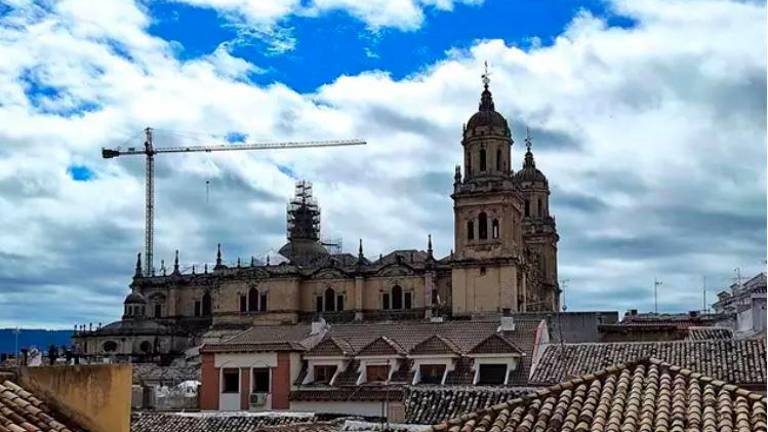 Trasladado al hospital un trabajador tras sufrir un accidente en la Catedral de Jaén Trasladado al hospital un trabajador tras sufrir un accidente en la Catedral de Jaén