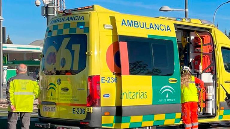 Un fallecido y dos heridos ingresados tras un choque frontal de dos coches en Lepe Un fallecido y dos heridos ingresados tras un choque frontal de dos coches en Lepe