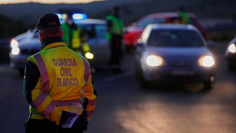 Un muerto y un herido en Torredonjimeno al incendiarse la furgoneta en la que viajaban