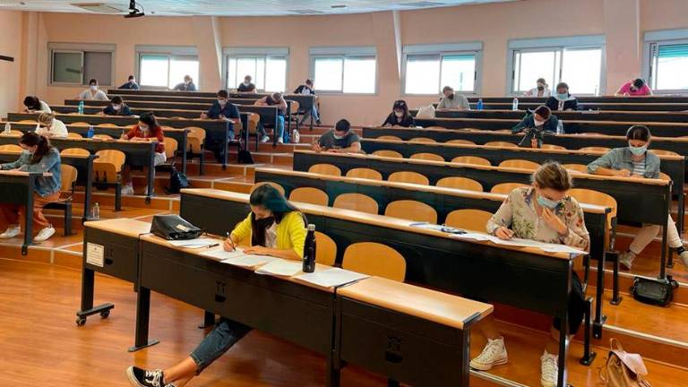 Las notas salen a las 8:00. Nervio y ansia entre los opositores jiennenses a Magisterio Las notas salen a las 8:00. Nervio y ansia entre los opositores jiennenses a Magisterio