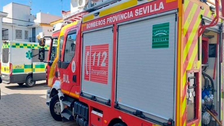 Una mujer muerta y un hombre herido tras saltar de un piso en llamas en Alcalá de Guadaíra Una mujer muerta y un hombre herido tras saltar de un piso en llamas en Alcalá de Guadaíra