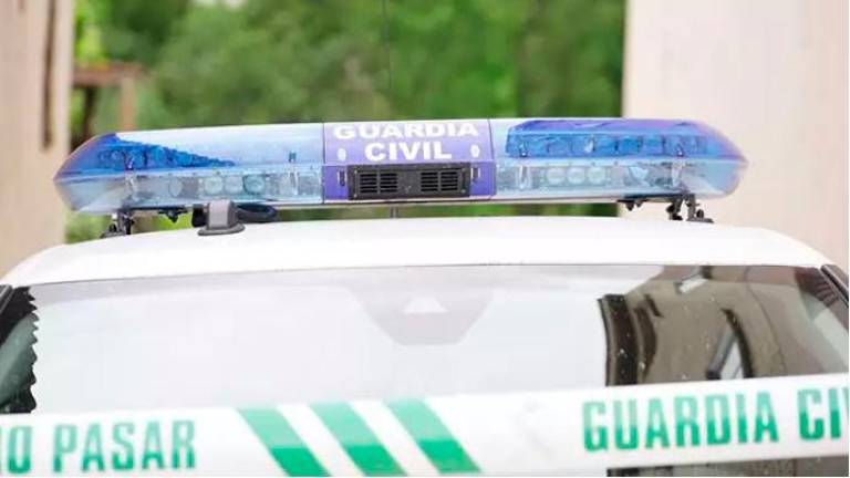 Hallan un cadáver dentro de un coche incendiado cerca del campo en Albox Hallan un cadáver dentro de un coche incendiado cerca del campo en Albox