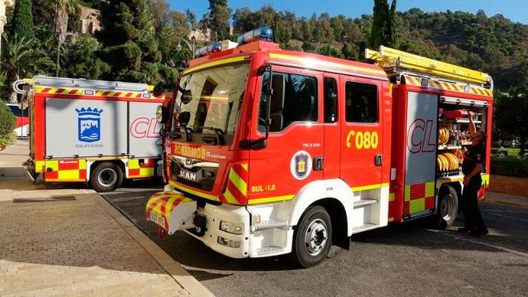 Una veintena de personas, entre ellas cuatro menores, afectadas en un incendio en Málaga Una veintena de personas, entre ellas cuatro menores, afectadas en un incendio en Málaga