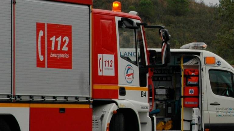 Cuatro personas atendidas por inhalación de humo tras un incendio en un bar de Mogón Cuatro personas atendidas por inhalación de humo tras un incendio en un bar de Mogón