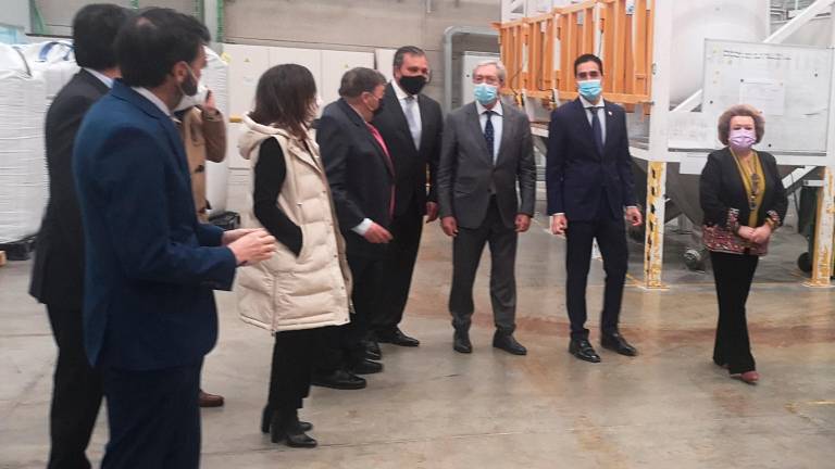 Rogelio Velasco visita la empresa Benzaplastic, de Alcalá Rogelio Velasco visita la empresa Benzaplastic, de Alcalá