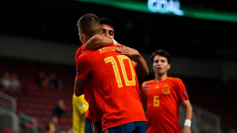 España golea a Ucrania y asegura el primer puesto España golea a Ucrania y asegura el primer puesto