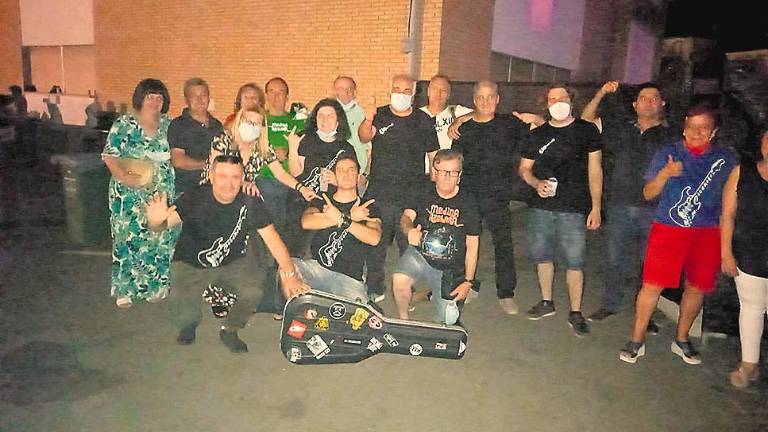 Las Noches del Buen Amor animan el verano con la música de grupos del municipio Las Noches del Buen Amor animan el verano con la música de grupos del municipio