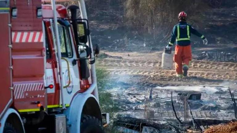 Un incendio en un asentamiento de Palos deja dos heridos